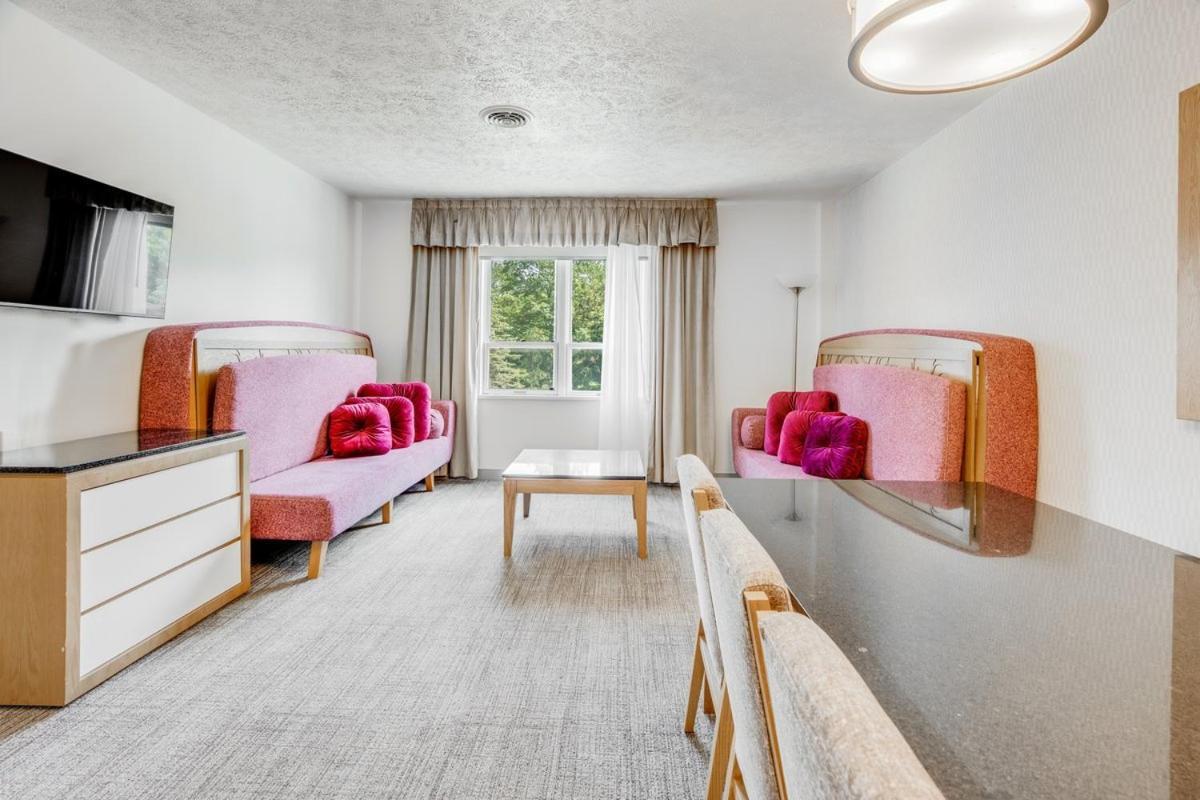 Split Rock Resort 3*